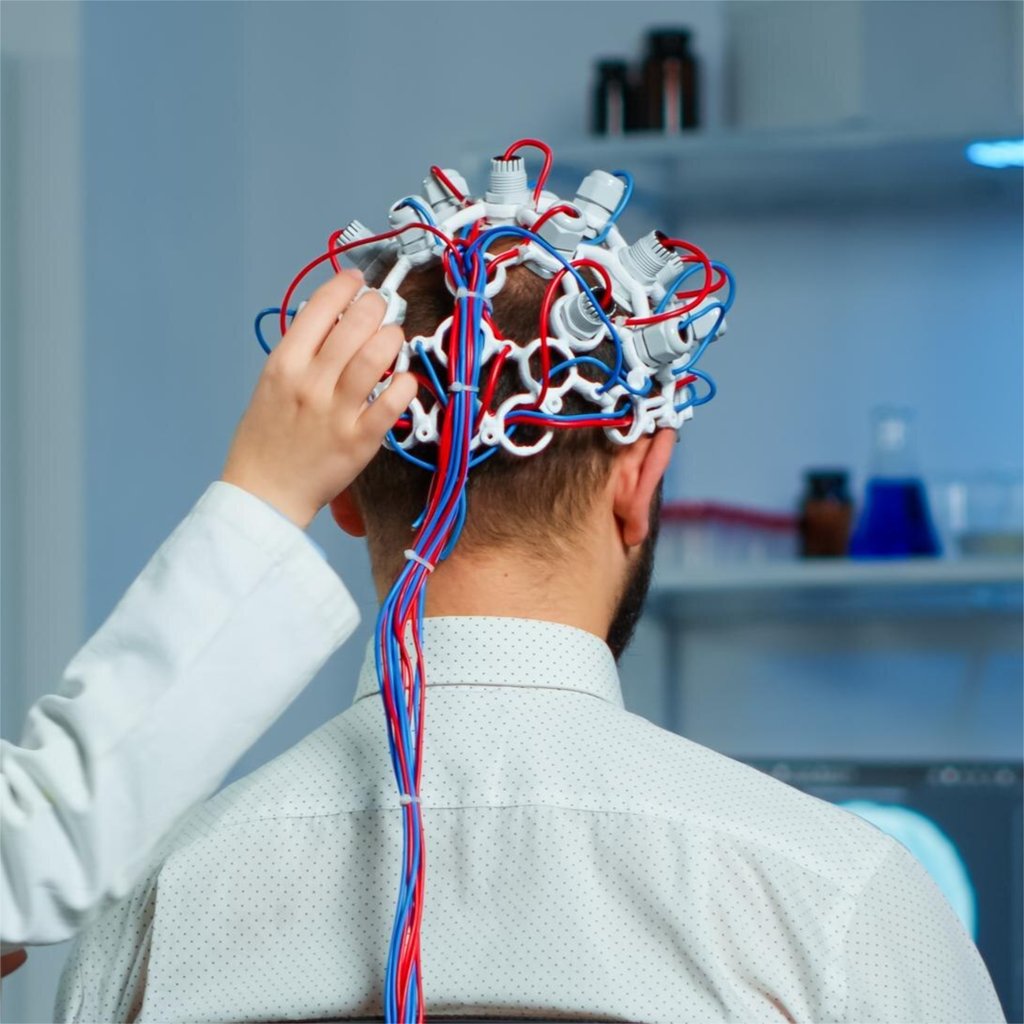 Paciente durante la realización de un electroencefalograma (EEG) en MERAKIDS Medical Center.